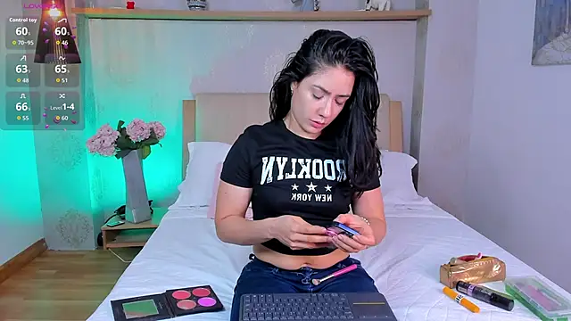 isabella winkler online show from 10/12/25, 02:27