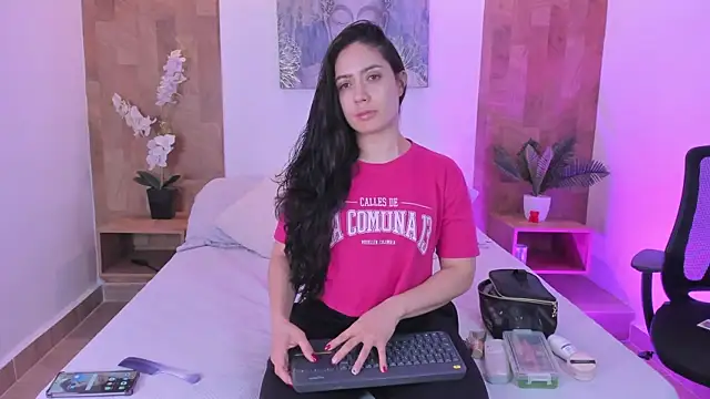 isabella winkler online show from 06/18/26, 11:03