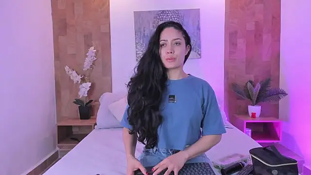 isabella winkler online show from 06/20/26, 11:02