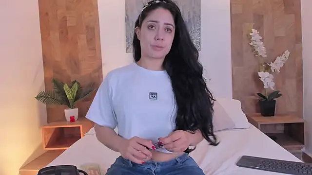 isabella winkler online show from 07/09/26, 11:14