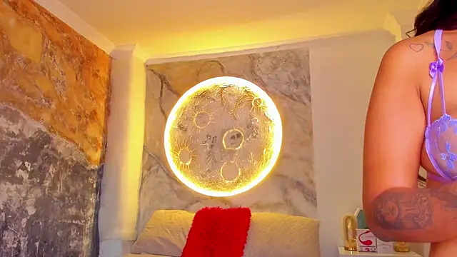 SarahLynn7 online show from 03/11/25, 09:04