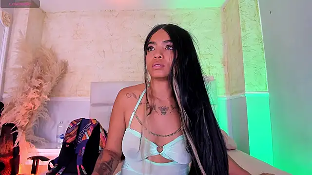 SarahLynn7 online show from 04/08/26, 08:42