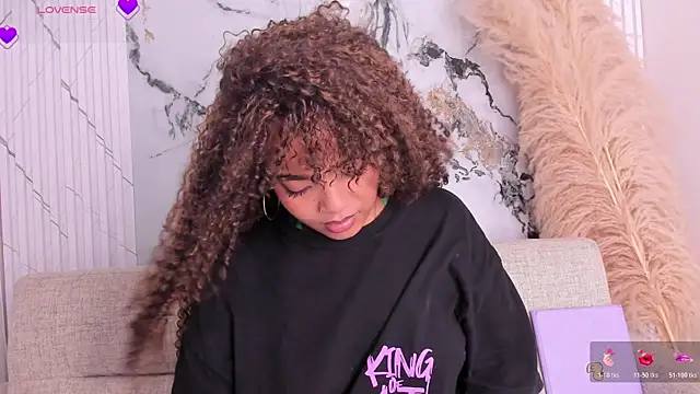 SarahLynn7 online show from 04/22/26, 07:15