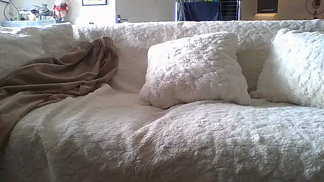 Valentinette online show from 12/17/25, 12:55