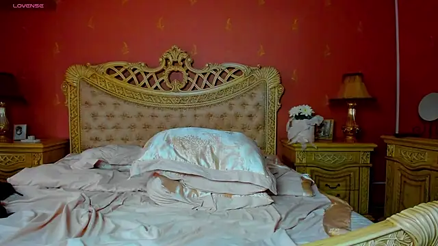 Snapshot of JuliyaMayss chatting on 06/11/26, 02:53 JuliyaMayss online show from 06/11/26, 02:53