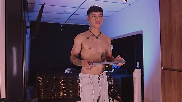 ErosKhaos online show from 10/19/25, 10:54