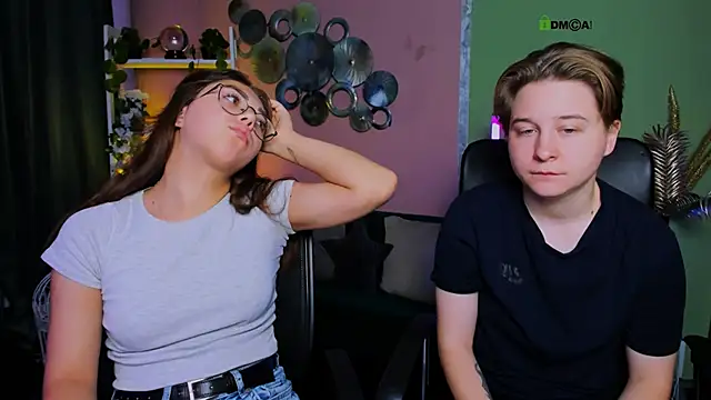 kiki swan online show from 10/17/25, 05:54