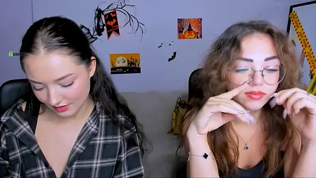 kiki swan online show from 10/27/25, 02:32