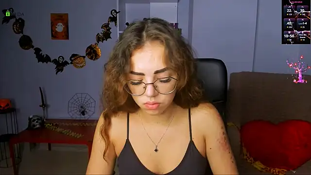 kiki swan online show from 10/29/25, 07:43