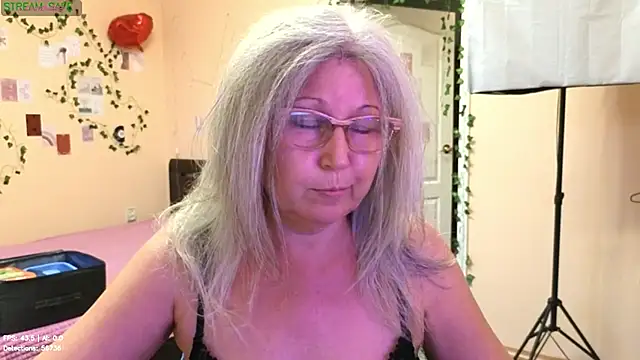 Snapshot of Wane_Witch chatting on 07/29/26, 04:27 Wane Witch online show from 07/29/26, 04:27