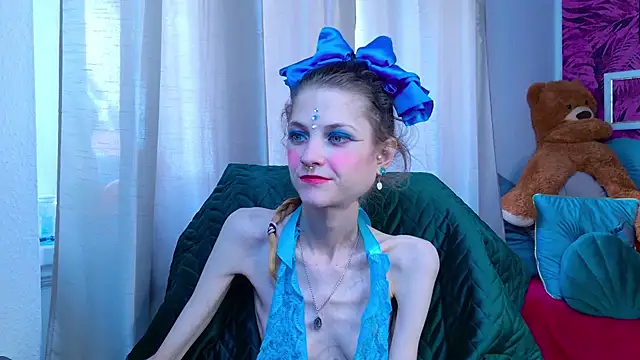 Snapshot of KittyRaine chatting on 05/08/26, 12:32 KittyRaine online show from 05/08/26, 12:32