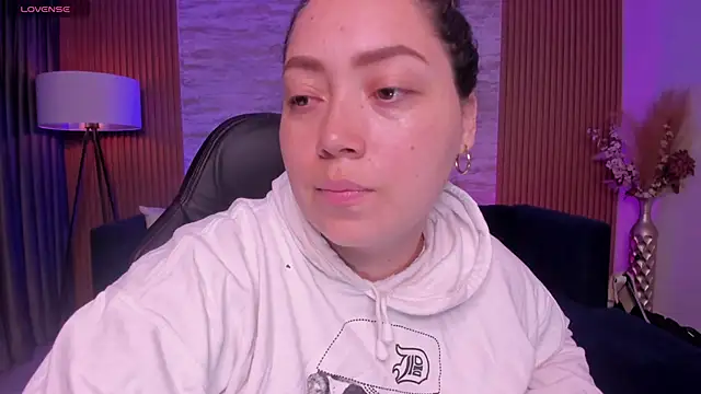 heidy johns online show from 11/18/25, 03:23