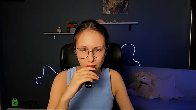 mona cloud online show from 03/22/25, 09:34