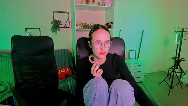 mona cloud online show from 10/05/25, 11:35