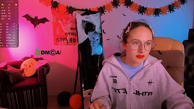 mona cloud online show from 11/03/25, 01:51