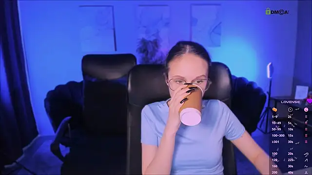 mona cloud online show from 11/23/25, 12:10