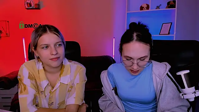 mona cloud online show from 12/03/25, 12:51