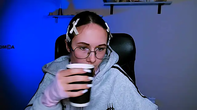 mona cloud online show from 01/31/26, 08:29