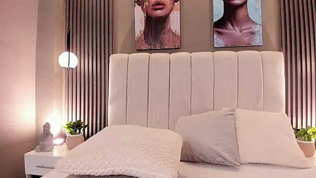 GiannaColling1 online show from 11/27/25, 12:51