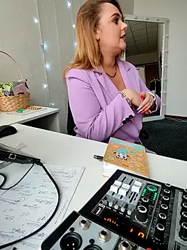 Juicy PeachLux online show from 03/14/25, 10:50