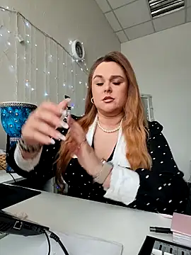 Juicy PeachLux online show from 02/08/26, 07:45