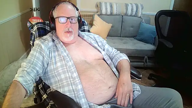 superbearboss online show from 04/15/26, 10:43