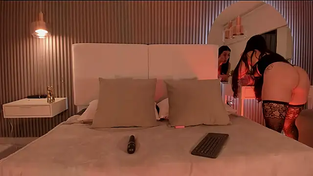 Zoewhitte online show from 11/25/25, 03:06