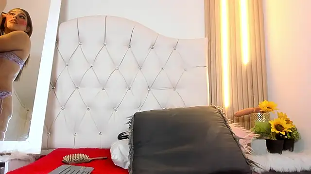 Alexa Bravva online show from 10/02/25, 04:19