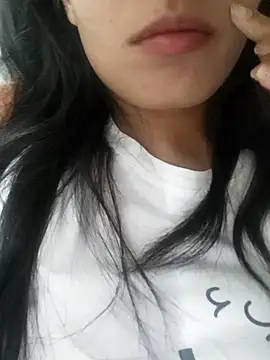 saraaxx1 online show from 10/08/25, 04:04