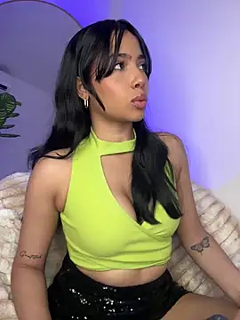  Emily Thompson  online show from 12/21/25, 12:40