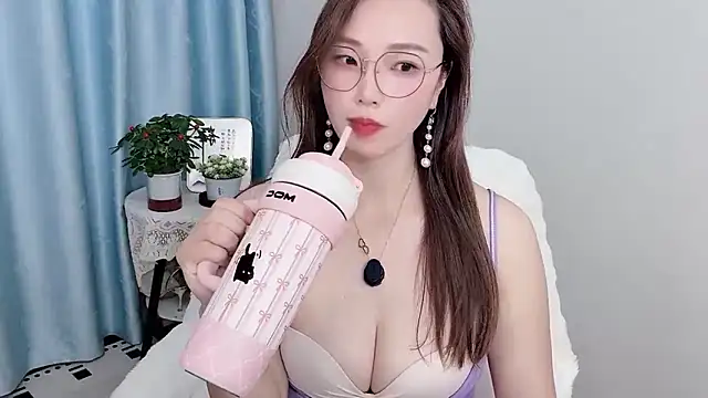 Dewluna online show from 03/15/26, 06:25