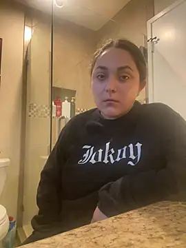 Snapshot of sexy_milfbell chatting on 03/07/25, 06:43 sexy milfbell online show from 03/07/25, 06:43