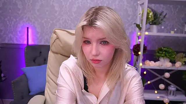 SelenaIris online show from 03/07/25, 08:45