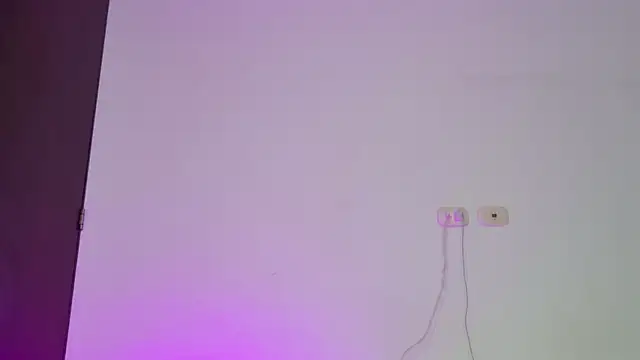 isahilton1 online show from 10/07/25, 08:17