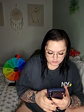 Saucy-Serenity online show from 04/04/26, 07:00