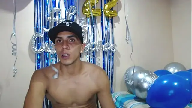 Snapshot of Monkey_uchiha777 chatting on 09/13/25, 12:21 Monkey uchiha777 online show from 09/13/25, 12:21