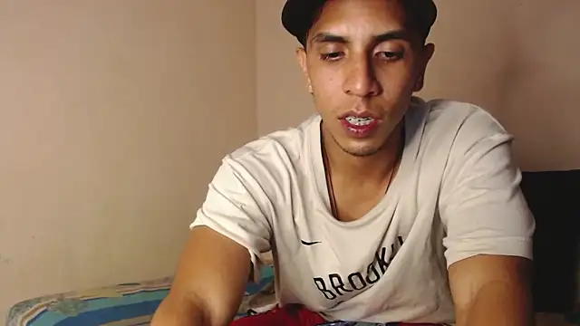 Snapshot of Monkey_uchiha777 chatting on 10/10/25, 10:42 Monkey uchiha777 online show from 10/10/25, 10:42