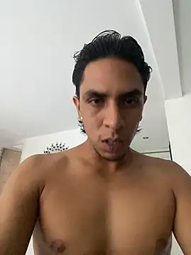 Monkey uchiha777 online show from 02/28/26, 10:44