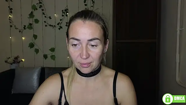 Kiss julli88I online show from 11/03/25, 06:31