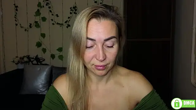 Kiss julli88I online show from 11/11/25, 06:30