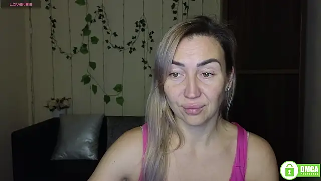 Kiss julli88I online show from 12/17/25, 06:25