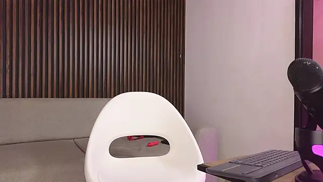 troy rouge online show from 09/08/25, 07:24