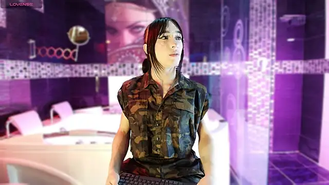 Small Hot19 online show from 12/03/25, 06:43