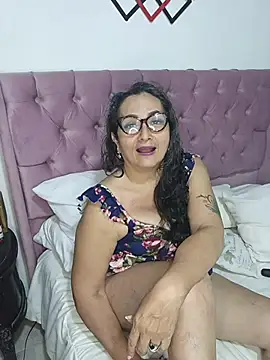 AlessandraLeroy online show from 10/30/25, 02:24