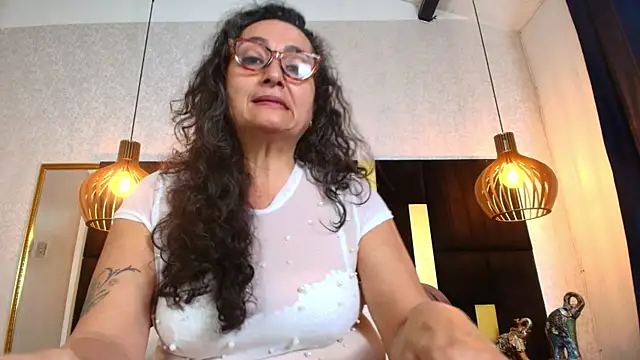 AlessandraLeroy online show from 11/11/25, 02:39