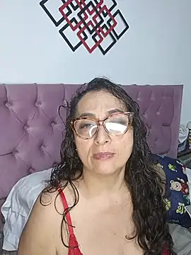 AlessandraLeroy online show from 11/20/25, 02:12