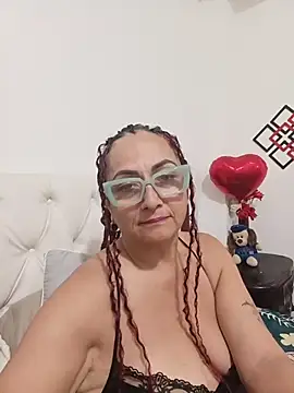 Snapshot of AlessandraLeroy chatting on 06/28/26, 04:24 AlessandraLeroy online show from 06/28/26, 04:24