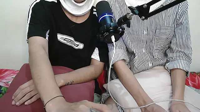 NaughtyThrouple007 online show from 09/14/25, 06:07