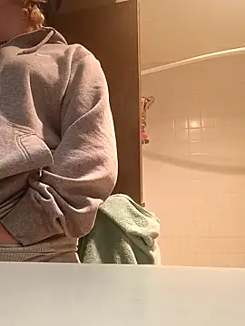 KITTYBOOBOOFUXX online show from 11/15/25, 05:09