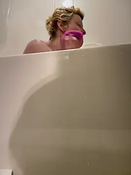 KITTYBOOBOOFUXX online show from 03/18/26, 06:44